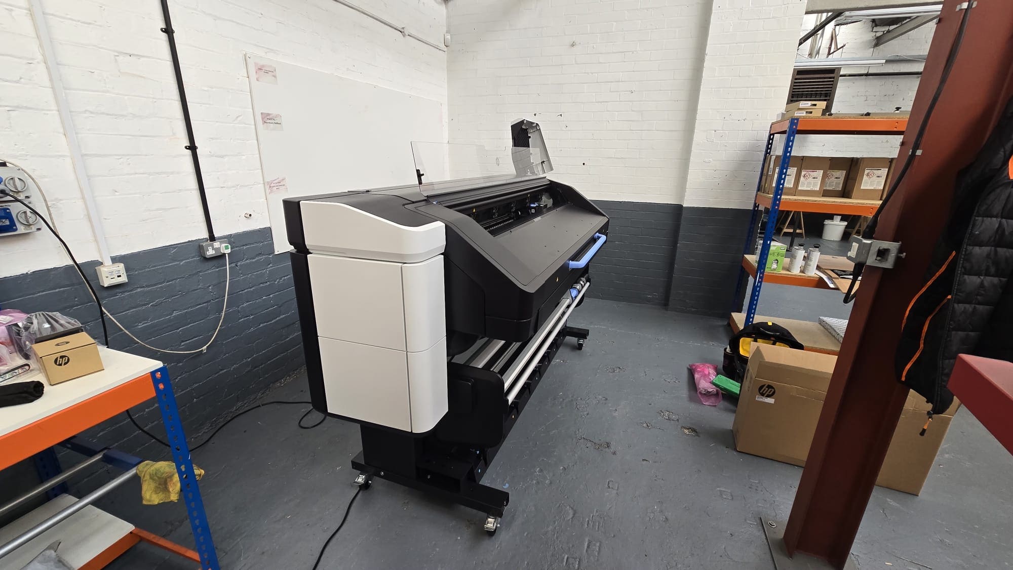 HP Latex 830W fully installed at Advance Print Solutions